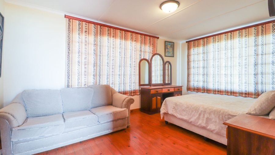 10 Bedroom Property for Sale in Dana Bay Western Cape